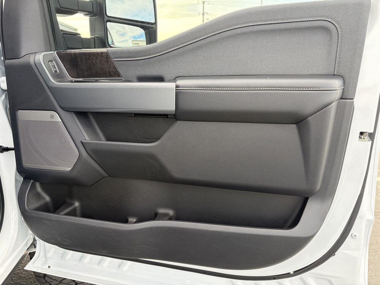 2024 Ford F-250 Super Duty Lariat - Photo 22 - Victorville, CA 92392