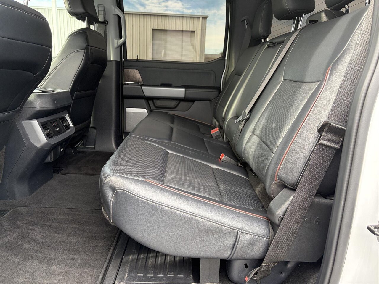 2024 Ford F-250 Super Duty Lariat - Photo 19 - Victorville, CA 92392