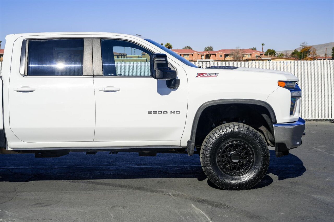 2022 Chevrolet Silverado 2500HD LT   - Photo 9 - Victorville, CA 92392