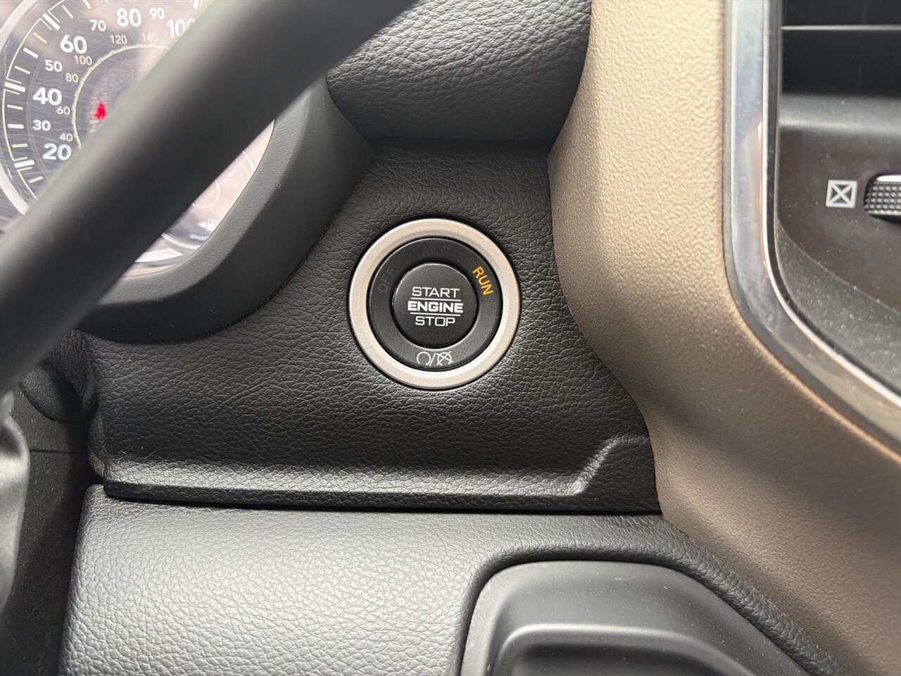 2024 RAM 2500 Laramie   - Photo 17 - Victorville, CA 92392