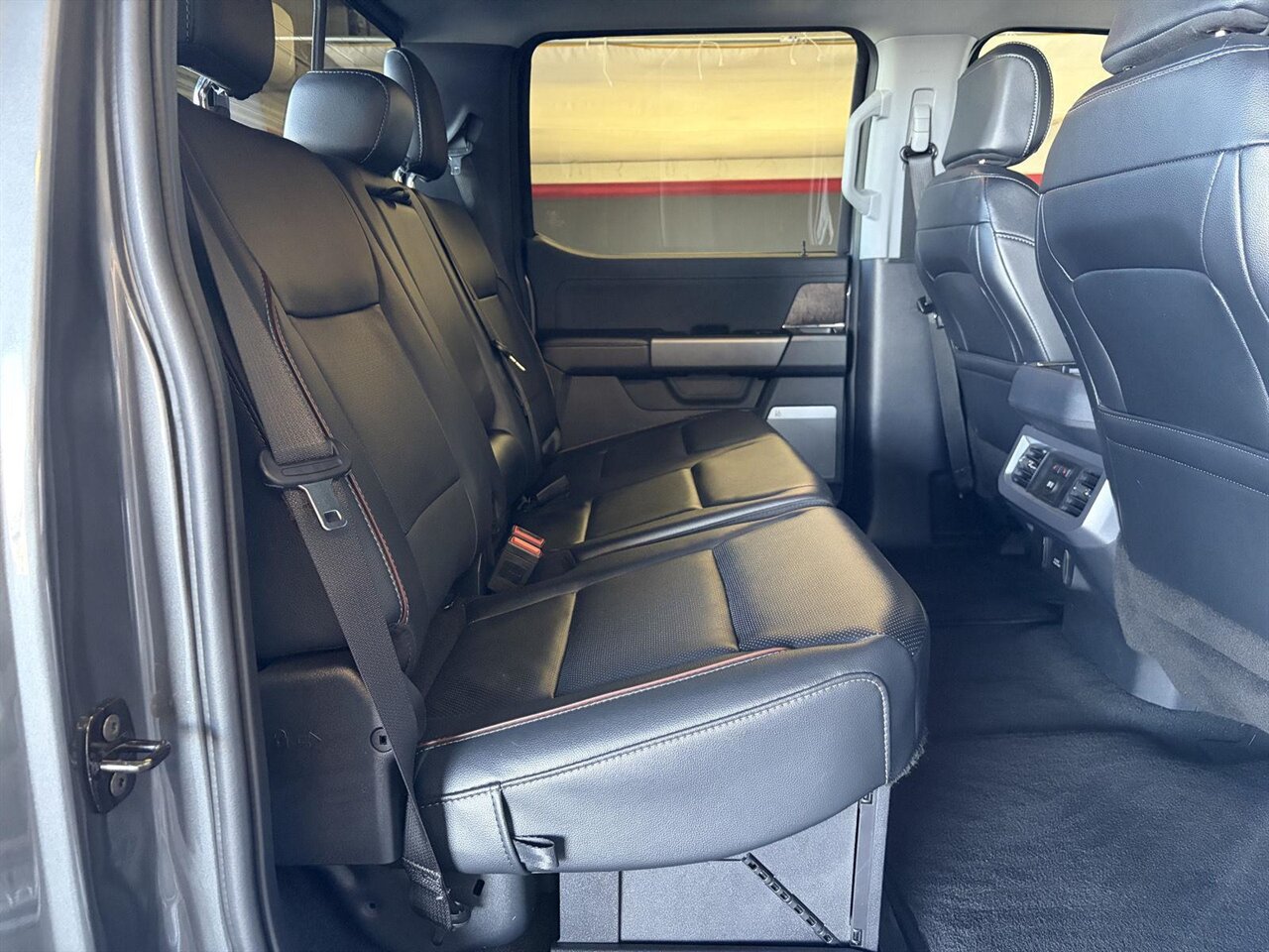 2024 Ford F-250 Super Duty Lariat - Photo 34 - Victorville, CA 92392