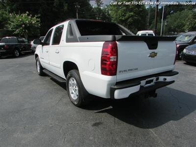 2007 Chevrolet Avalanche LT 1500  EXTRA CLEAN INSIDE AND OUTSIDE - Photo 8 - Roswell, GA 30075