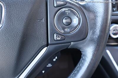 2016 Honda CR-V Touring  super clean inside and out! - Photo 16 - Roswell, GA 30075