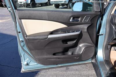 2016 Honda CR-V Touring  super clean inside and out! - Photo 10 - Roswell, GA 30075