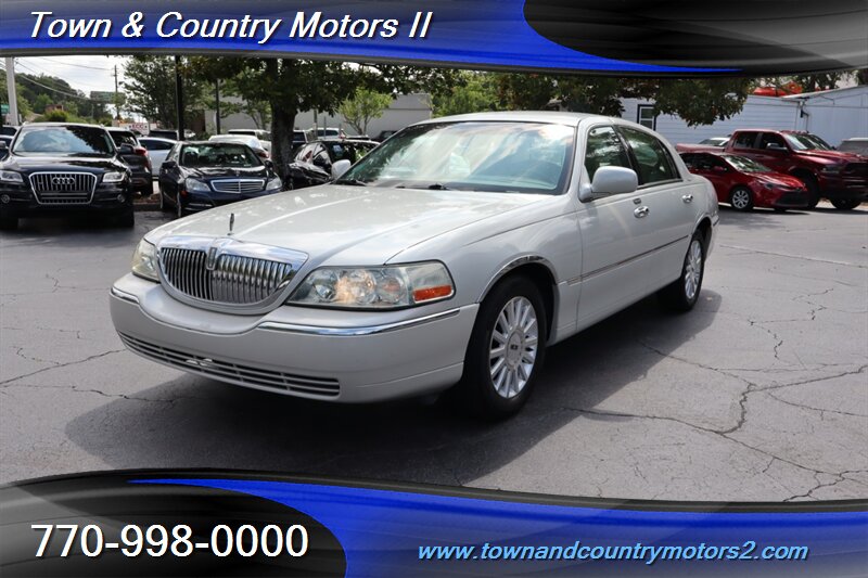 2004 Lincoln Town Car Signature  