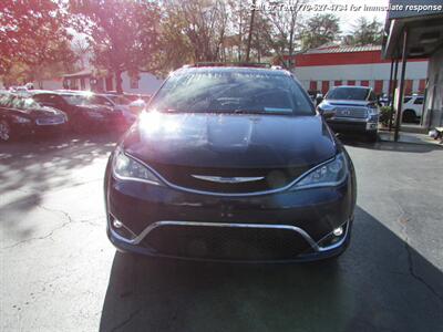 2018 Chrysler Pacifica Limited   - Photo 3 - Roswell, GA 30075