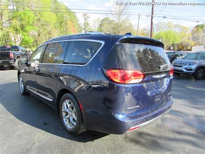2018 Chrysler Pacifica Limited   - Photo 8 - Roswell, GA 30075