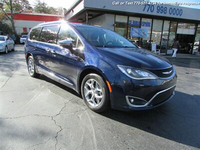2018 Chrysler Pacifica Limited   - Photo 4 - Roswell, GA 30075
