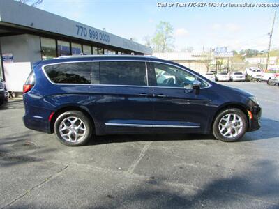 2018 Chrysler Pacifica Limited   - Photo 5 - Roswell, GA 30075