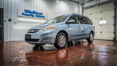 2007 Toyota Sienna XLE 7-Passenger   - Photo 2 - Butler, PA 16001