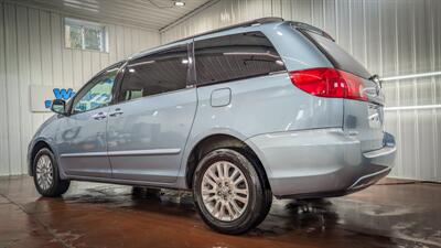2007 Toyota Sienna XLE 7-Passenger   - Photo 3 - Butler, PA 16001