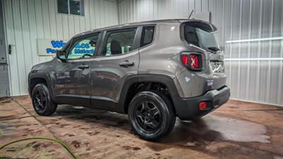 2016 Jeep Renegade Sport   - Photo 3 - Butler, PA 16001