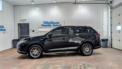 2020 Mitsubishi Outlander ES  AWD - Photo 1 - Butler, PA 16001