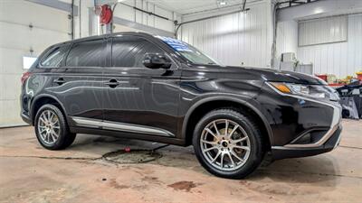 2020 Mitsubishi Outlander ES  AWD - Photo 5 - Butler, PA 16001