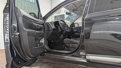 2020 Mitsubishi Outlander ES  AWD - Photo 9 - Butler, PA 16001