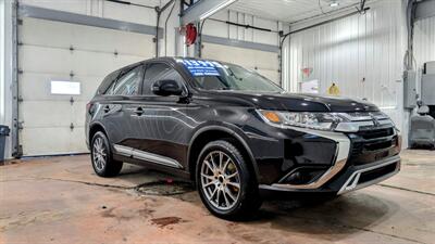 2020 Mitsubishi Outlander ES  AWD - Photo 4 - Butler, PA 16001