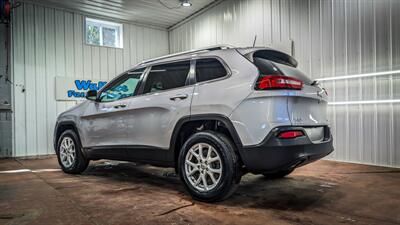 2018 Jeep Cherokee Latitude Plus   - Photo 3 - Butler, PA 16001