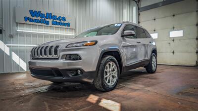 2018 Jeep Cherokee Latitude Plus   - Photo 2 - Butler, PA 16001