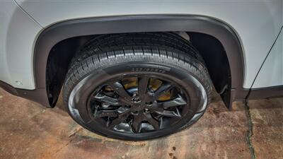 2014 Jeep Cherokee Limited   - Photo 8 - Butler, PA 16001