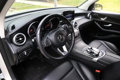 2016 Mercedes-Benz GLC GLC 300 CLEAN TITLE   - Photo 18 - Pasadena, CA 91107