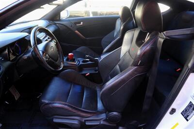 2016 Hyundai Genesis Coupe 3.8 R-Spec 6 Speed Manual CLEAN TITLE   - Photo 11 - Pasadena, CA 91107