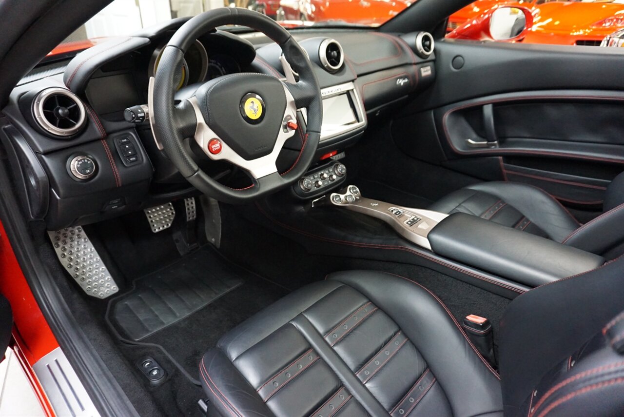 2012 Ferrari California   - Photo 2 - Naples, FL 34104