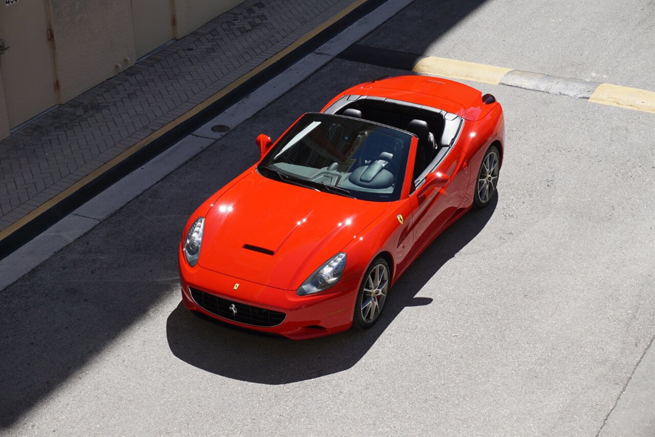 2012 Ferrari California   - Photo 59 - Naples, FL 34104
