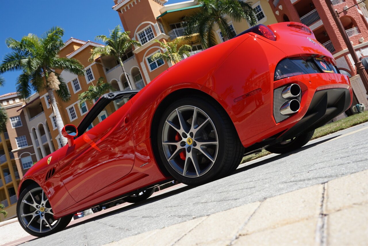 2012 Ferrari California   - Photo 37 - Naples, FL 34104
