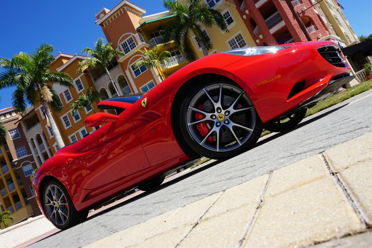 2012 Ferrari California   - Photo 35 - Naples, FL 34104