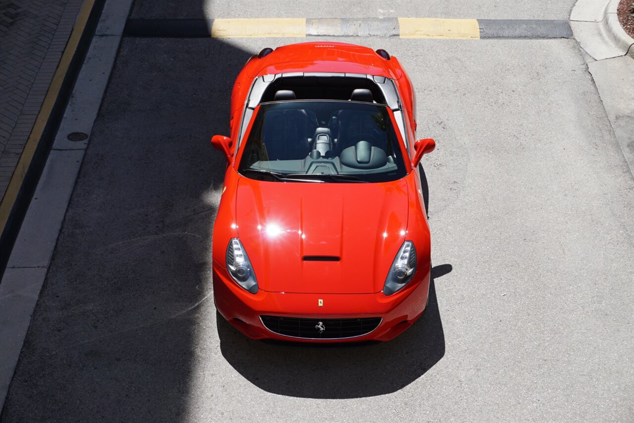 2012 Ferrari California   - Photo 57 - Naples, FL 34104