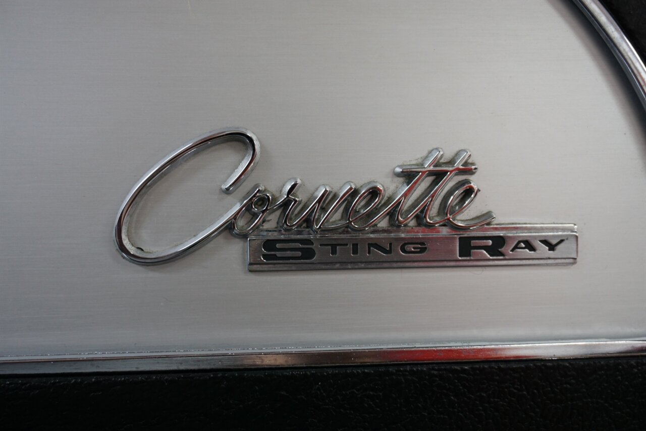 1965 Chevrolet Corvette   - Photo 35 - Naples, FL 34104