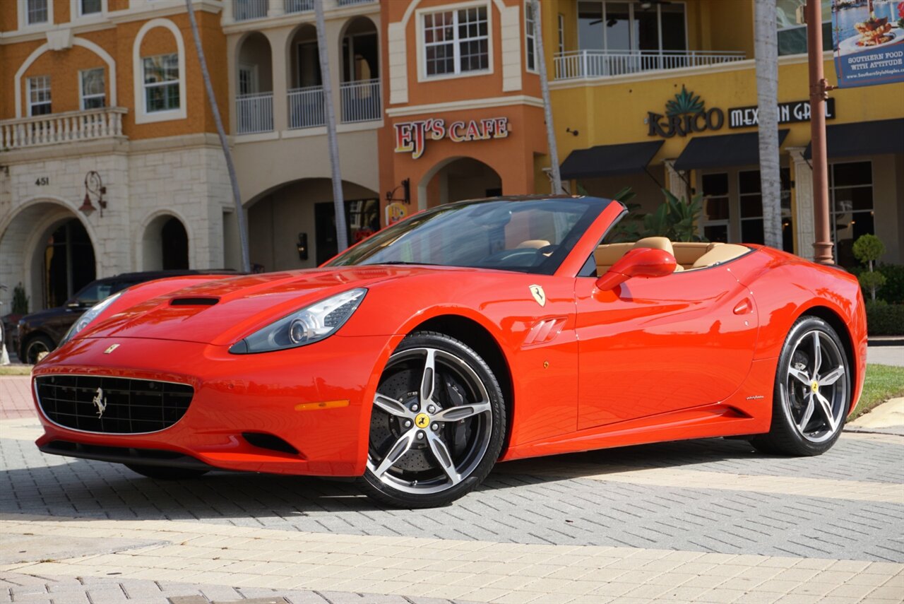 2014 Ferrari California   - Photo 9 - Naples, FL 34104