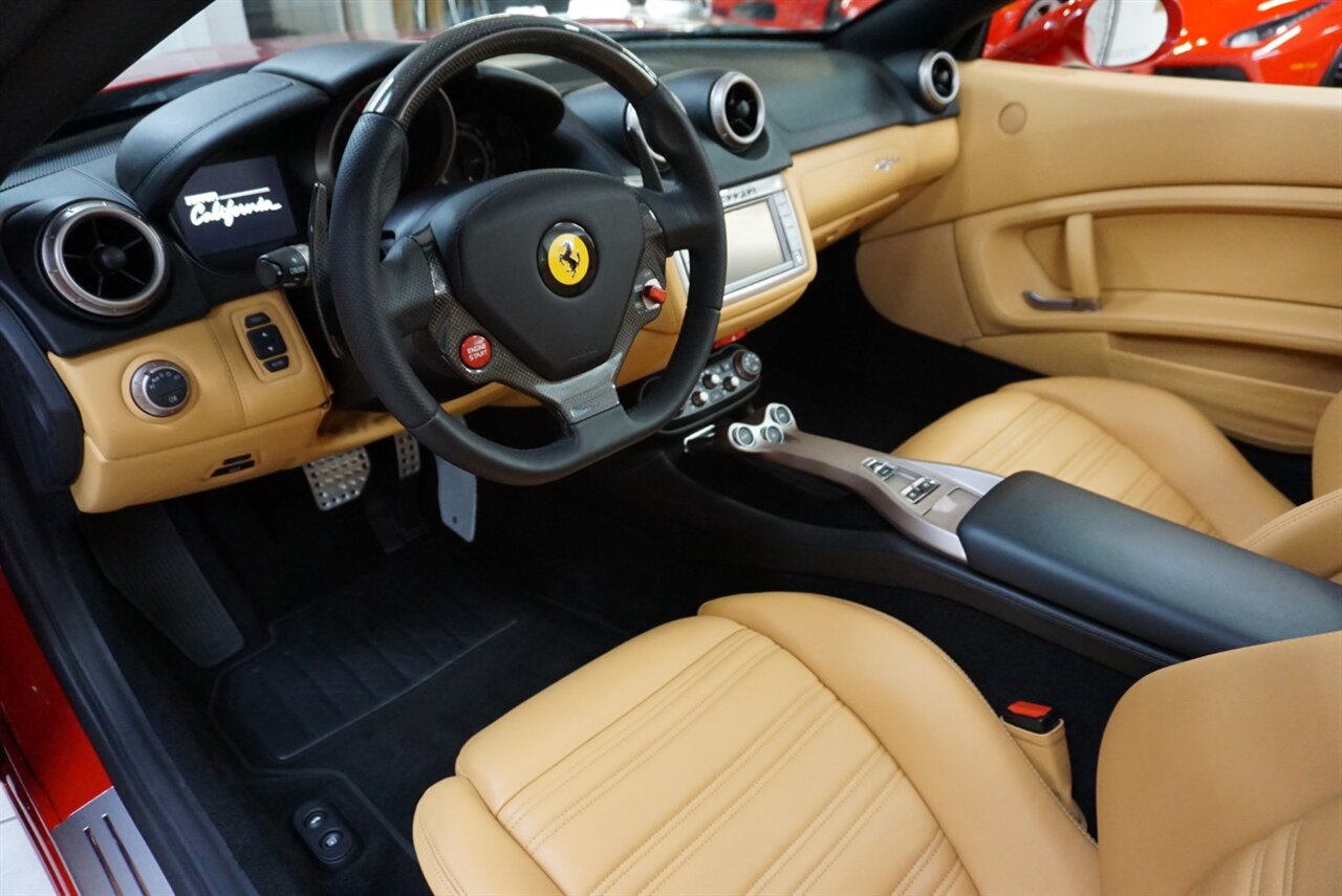 2014 Ferrari California   - Photo 2 - Naples, FL 34104