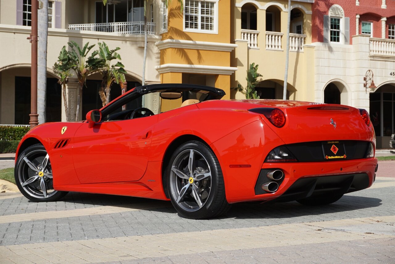 2014 Ferrari California   - Photo 39 - Naples, FL 34104