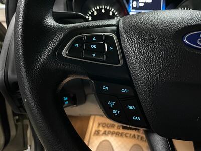 2018 Ford Focus SE   - Photo 9 - Saint Louis, MI 48880-9800