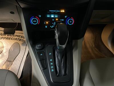 2018 Ford Focus SE   - Photo 14 - Saint Louis, MI 48880-9800