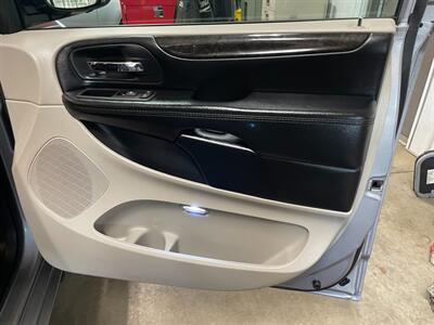 2016 Dodge Grand Caravan American Value Package   - Photo 19 - Saint Louis, MI 48880-9800