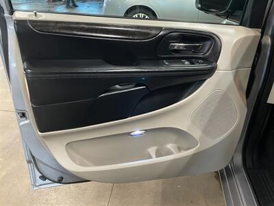2016 Dodge Grand Caravan American Value Package   - Photo 20 - Saint Louis, MI 48880-9800