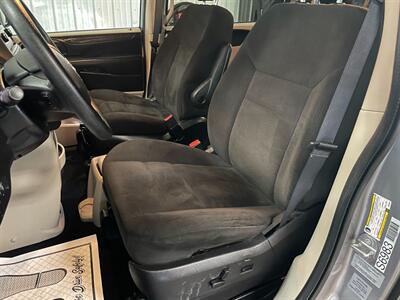 2016 Dodge Grand Caravan American Value Package   - Photo 12 - Saint Louis, MI 48880-9800