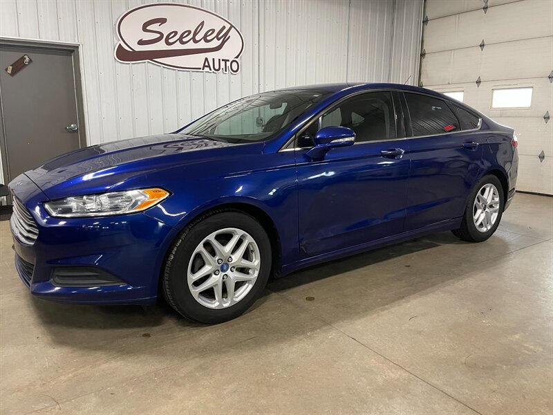2014 Ford Fusion SE   - Photo 1 - Saint Louis, MI 48880-9800