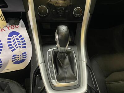 2014 Ford Fusion SE   - Photo 15 - Saint Louis, MI 48880-9800