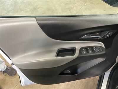 2021 Chevrolet Equinox LS   - Photo 21 - Saint Louis, MI 48880-9800