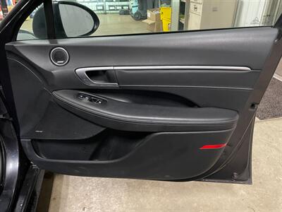 2021 Hyundai SONATA Limited - Photo 20 - Saint Louis, MI 48880-9800