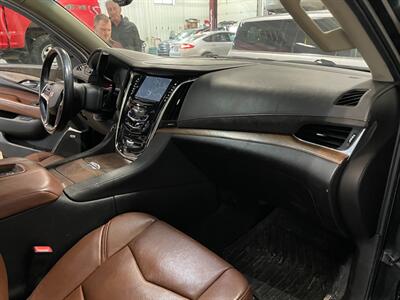 2015 Cadillac Escalade ESV Premium   - Photo 13 - Saint Louis, MI 48880-9800