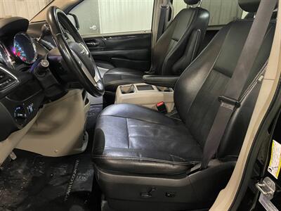 2015 Chrysler Town and Country Touring-L - Photo 16 - Saint Louis, MI 48880-9800