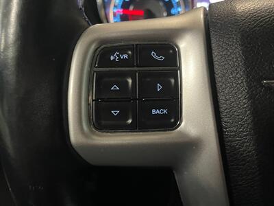 2015 Chrysler Town and Country Touring-L - Photo 9 - Saint Louis, MI 48880-9800