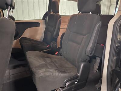 2015 Dodge Grand Caravan SE - Photo 15 - Saint Louis, MI 48880-9800
