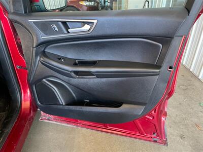 2017 Ford Edge SEL   - Photo 18 - Saint Louis, MI 48880-9800