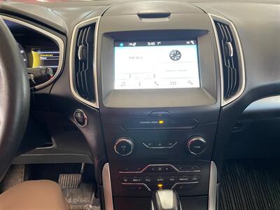 2017 Ford Edge SEL   - Photo 8 - Saint Louis, MI 48880-9800