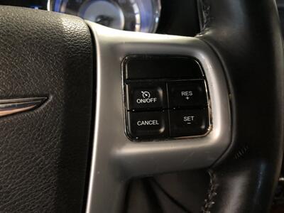 2014 Chrysler 300 Series Touring   - Photo 13 - Saint Louis, MI 48880-9800